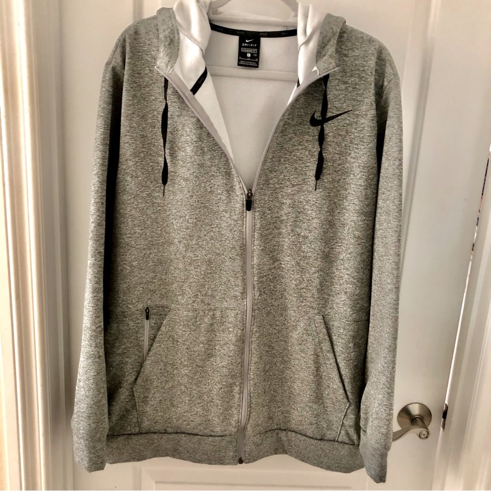 NIKE dri fit men’s hoodie. Fleece lined. Like new. XL